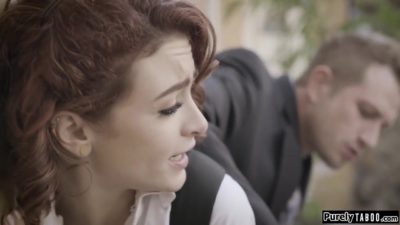 Teenage gets ass-fuck fait enculer par son sugar daddy